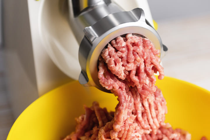 ما هي أهم تفسيرات رؤية اللحم المفروم في المنام بالتفصيل
