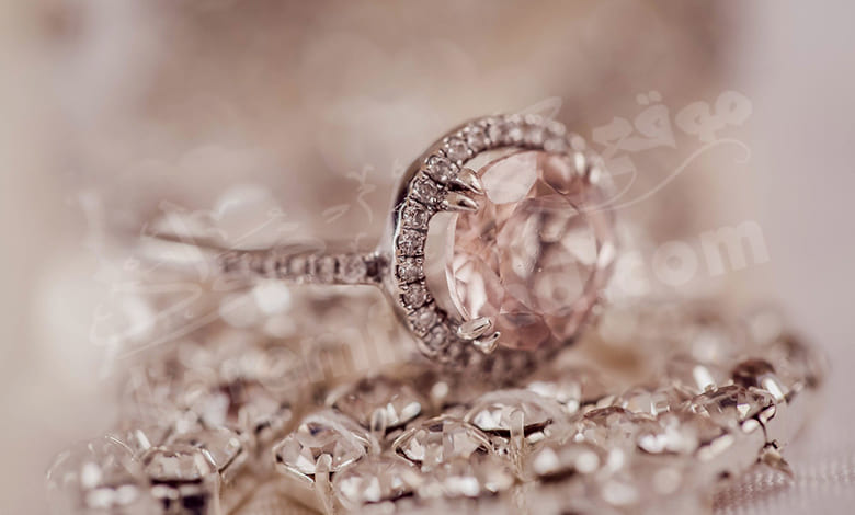 تفسير حلم لبس خاتم الماس في اليد اليمنى للعزباء