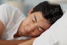 كيف اخلي زوجي ينام بحضني