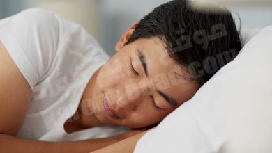 كيف اخلي زوجي ينام بحضني